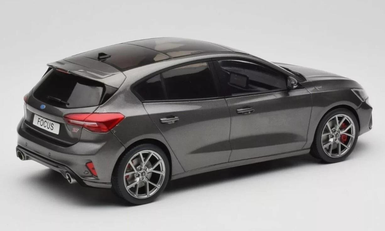 Ford Focus ST 2022 Metallic Grey 1:18 Scale Model Car Group MCG18454
