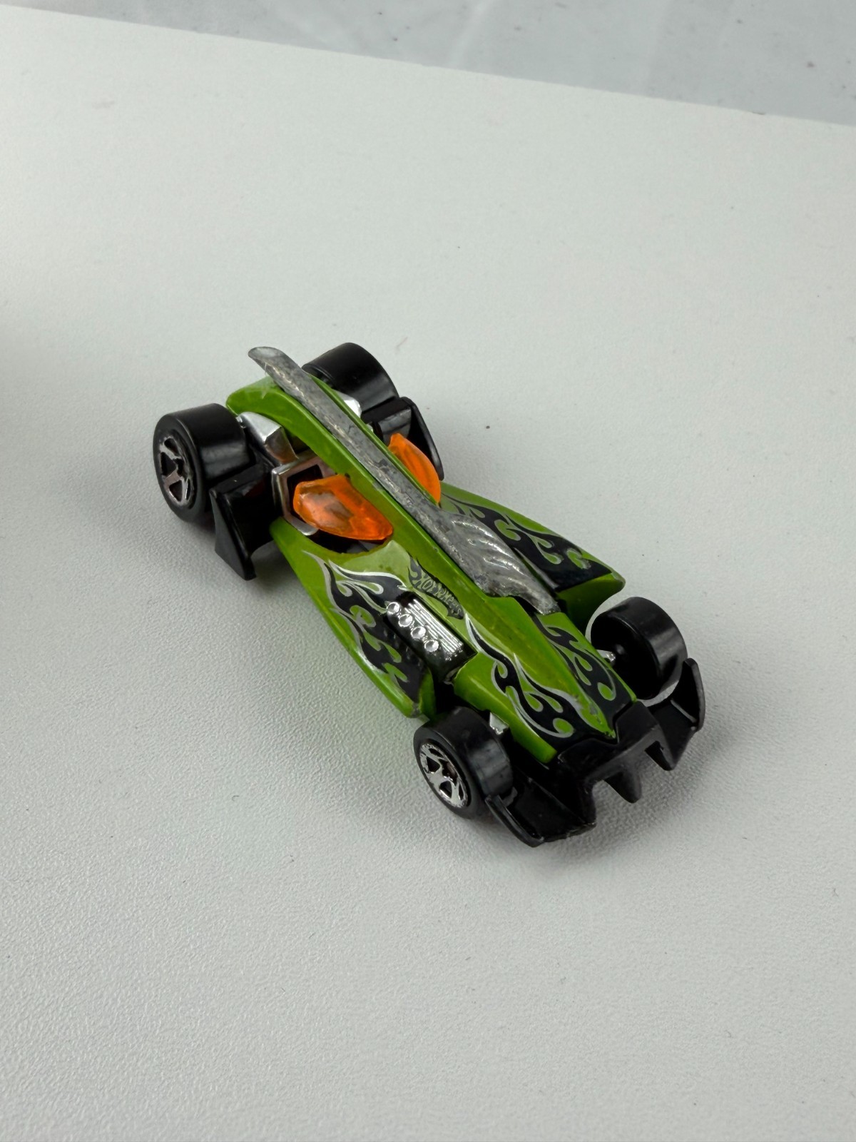Hot Wheels Vulture Roadster Green Flames Diecast Toy Car 1:64 Scale Model