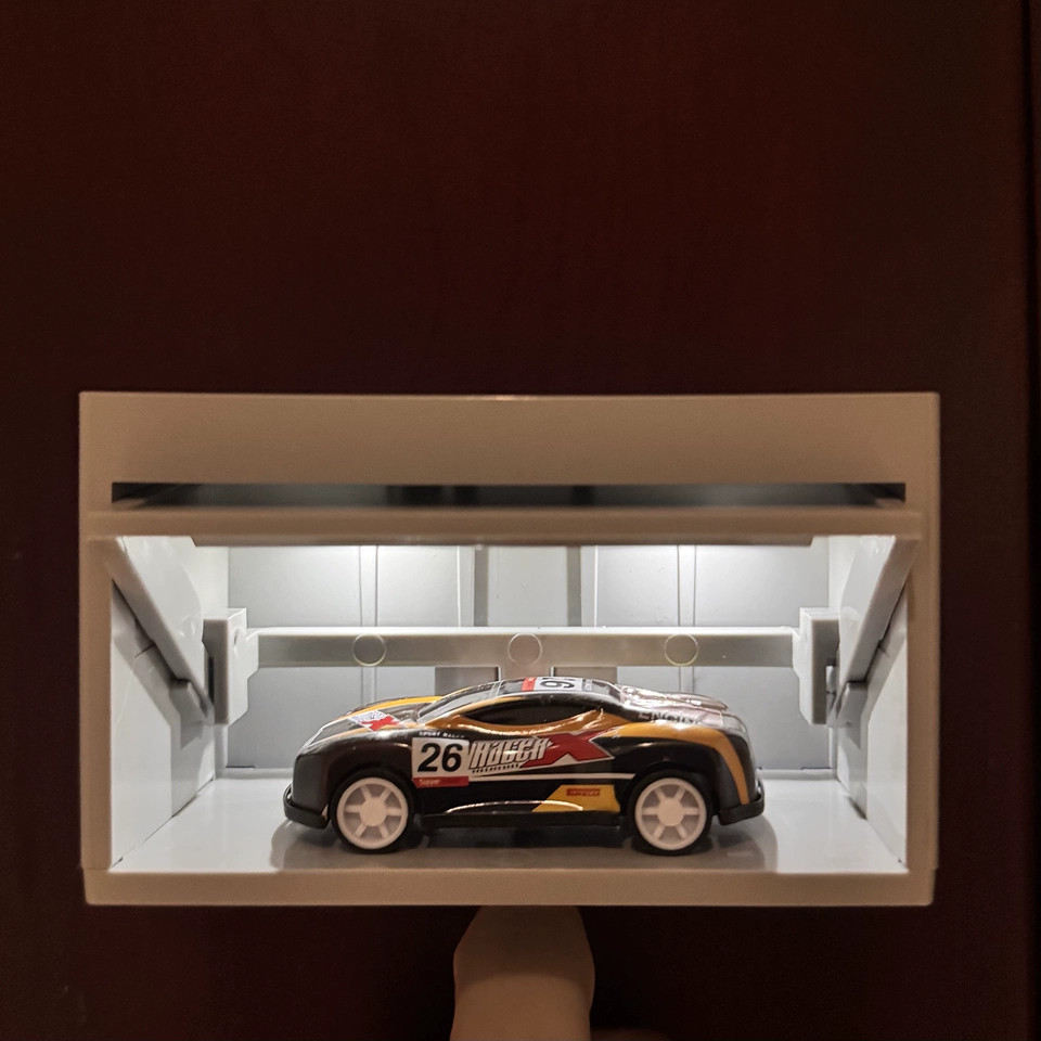 1:64 Diorama Induction Light Garage Model Key Holder Car Key Rack Display Model