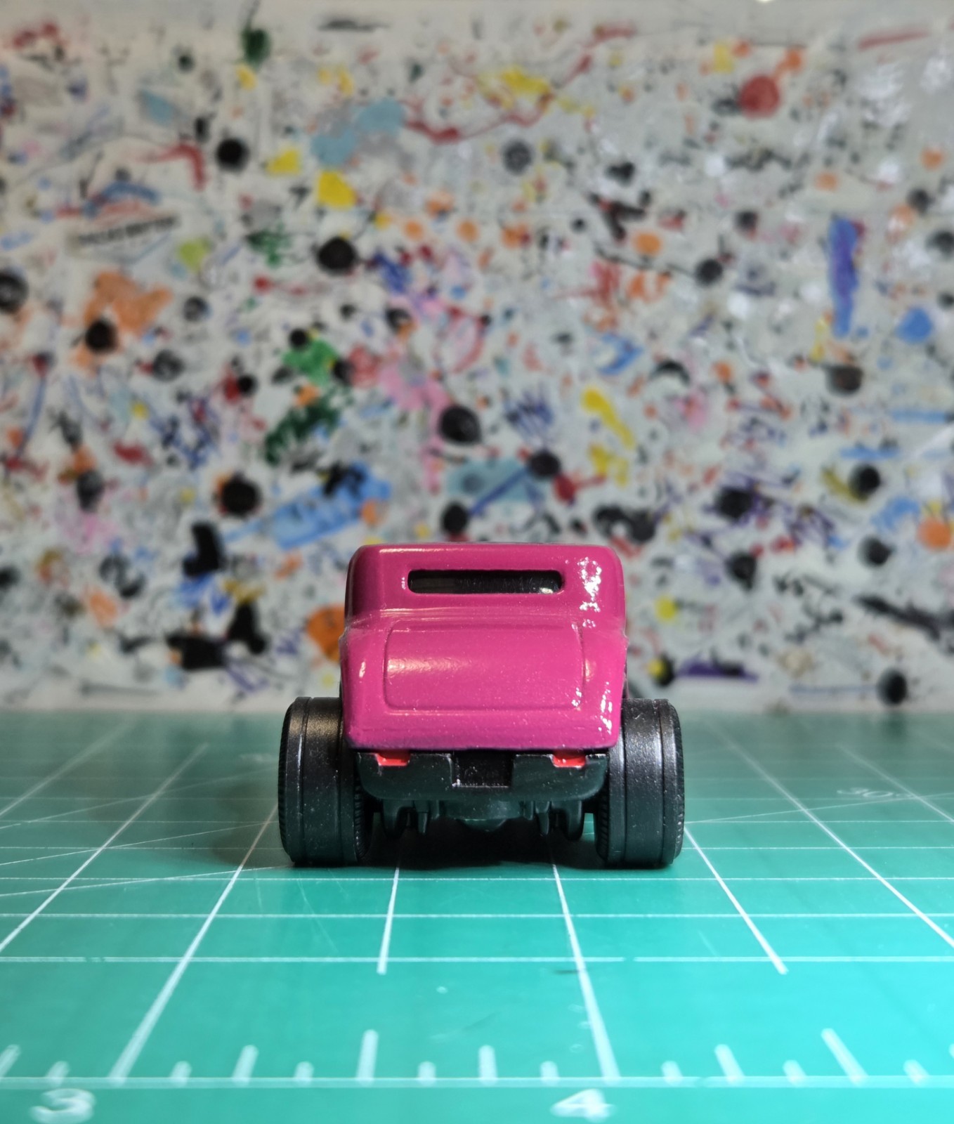 Hot Wheels ’32 Ford Hot Rod Pink/Magenta Custom Real Riders