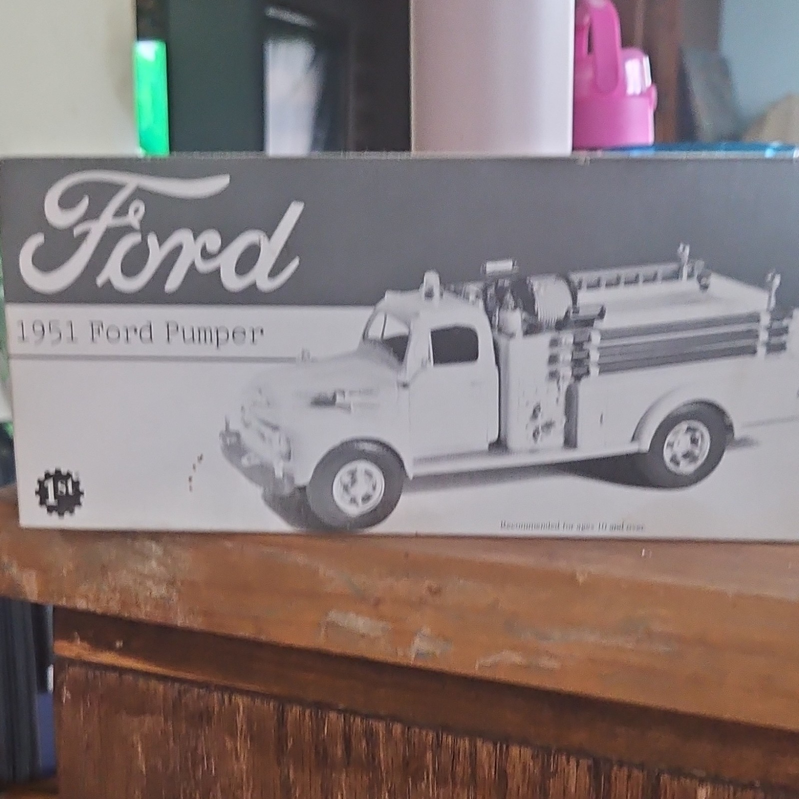 Ford 1951 Ford Pumper Fire Truck 1:34 Scale Diecast Metal Replica
