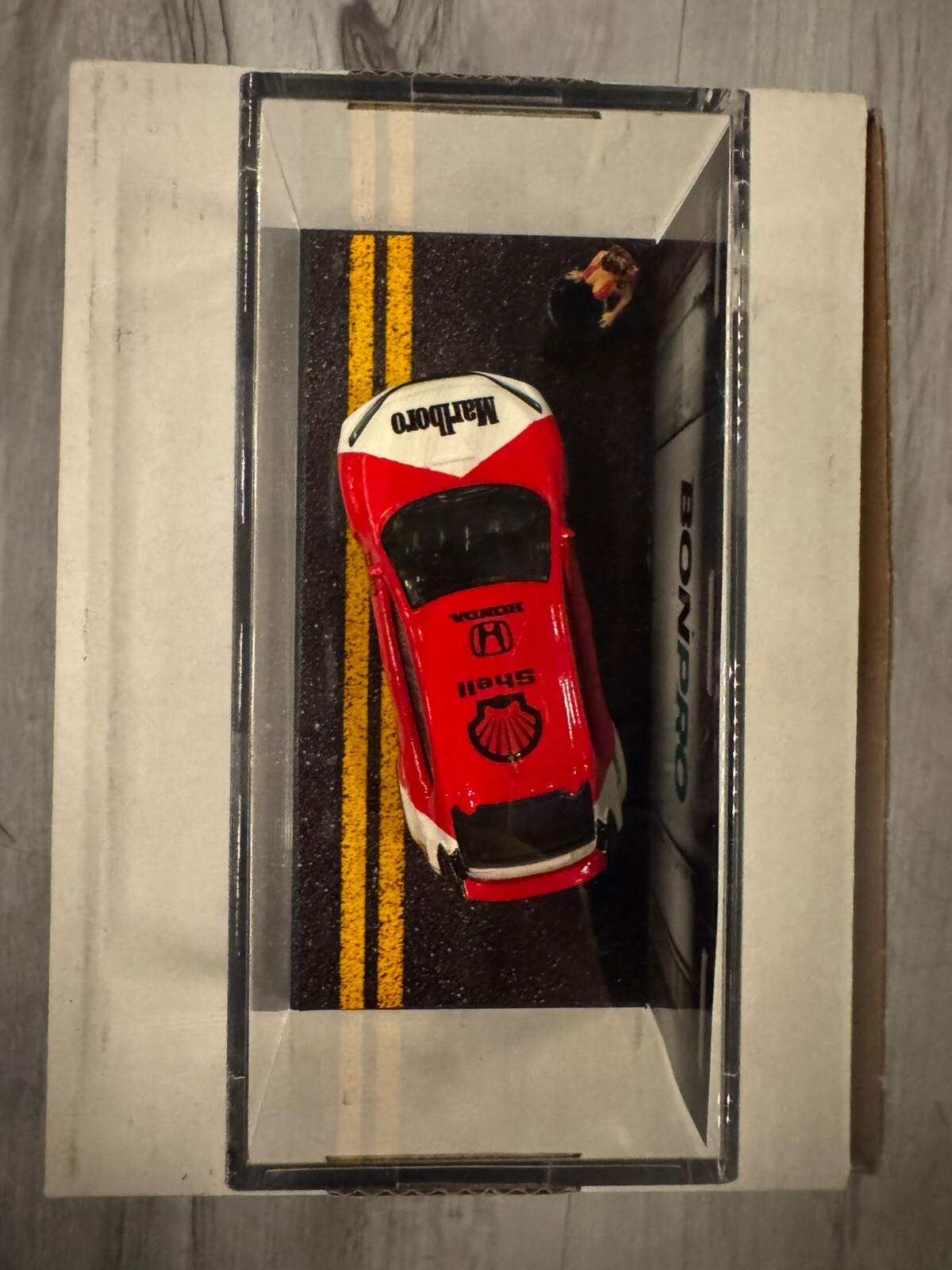 🔥🔥HOT WHEELS CUSTOM HONDA CIVIC TYPE R – MARLBORO W/ ACRYLIC CASE & FIGURE ++