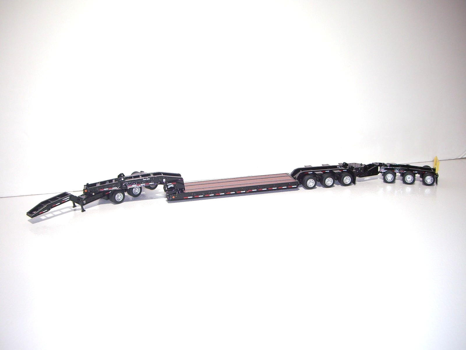 DIECAST MASTERS 1/64 BLACK TRAILKING TK170 LOWBOY JEEP BOOSTER SAME SCALE AS DCP