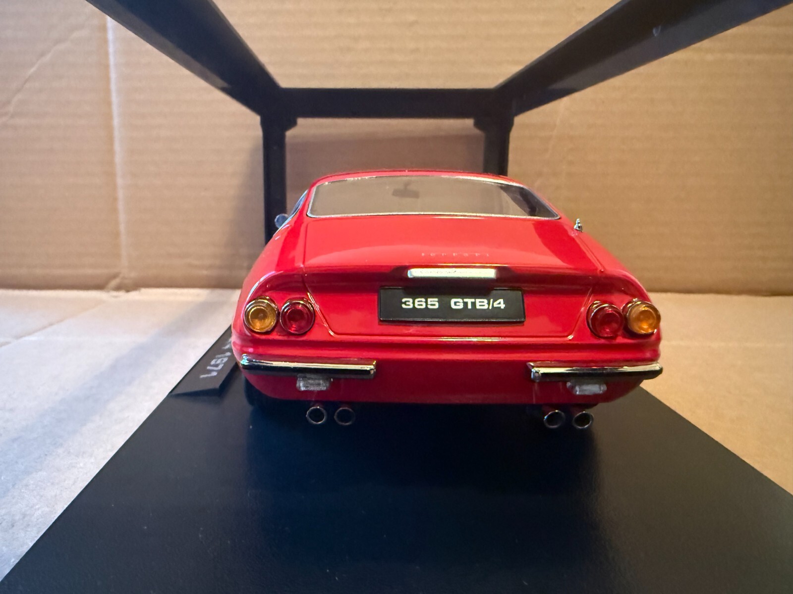 Ferrari 365 GTB/4 Daytona Coupe Series 2 1971 red 1:18 KK-Scale