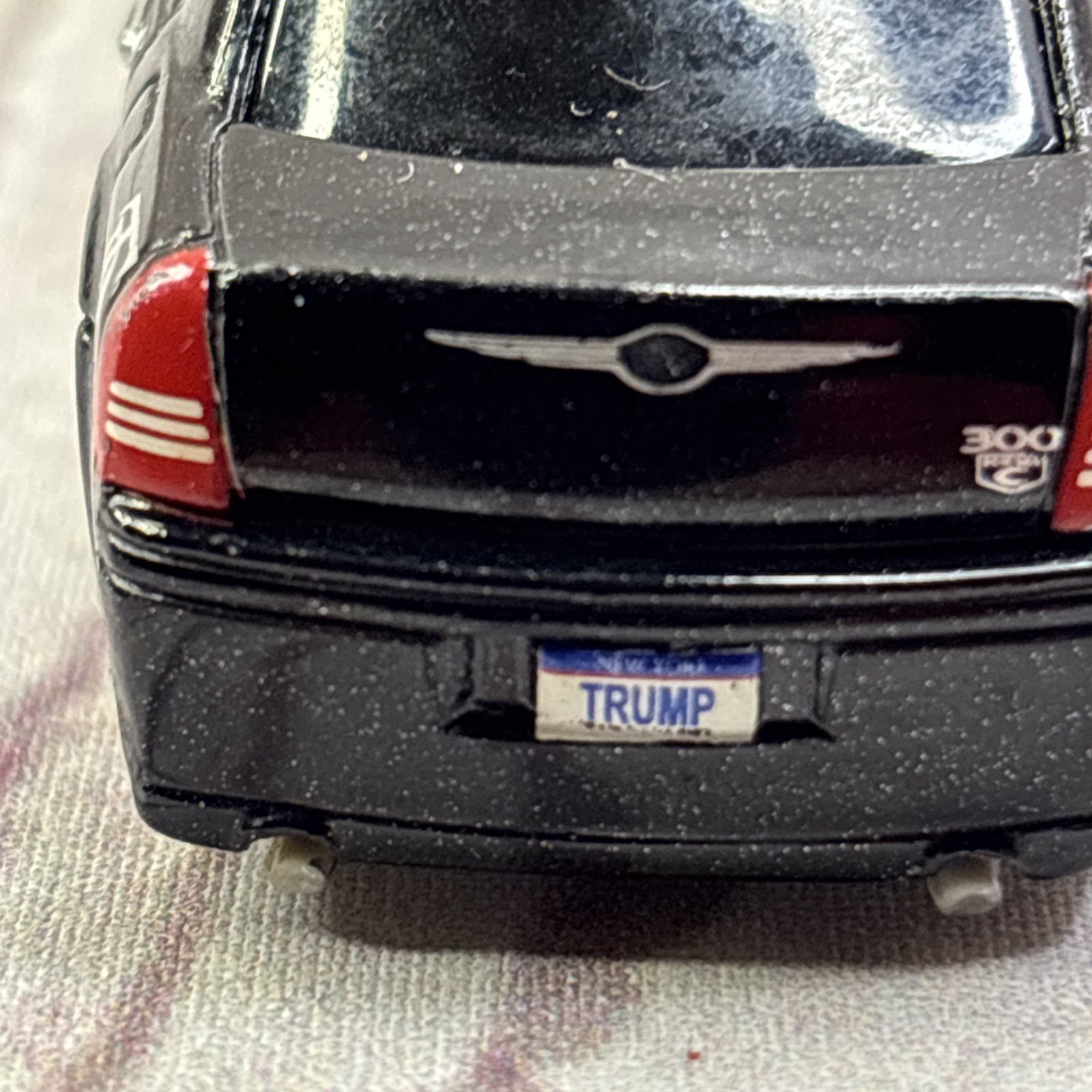 Trump Executive Diecast Collection Chrysler 300C Hemi Limo By Maisto 1/64 Scale