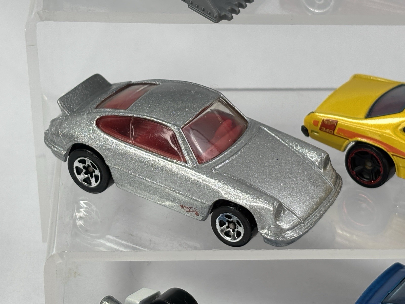 Lot of 9 Hot Wheels Diecast 1:64 Cars Various Makes Models Loose Lot #19