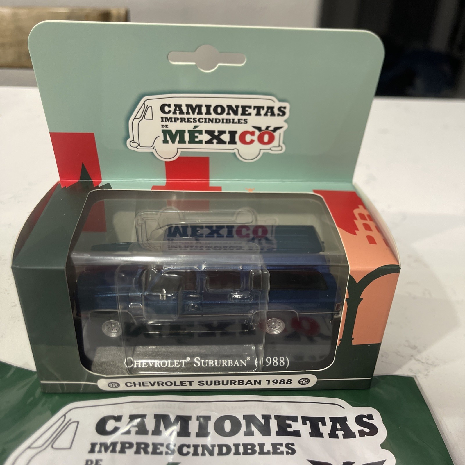 🔥Rare🔥 Chevrolet Suburban (1988) Diecast 1:43 Mexican Cars Brand new in Box