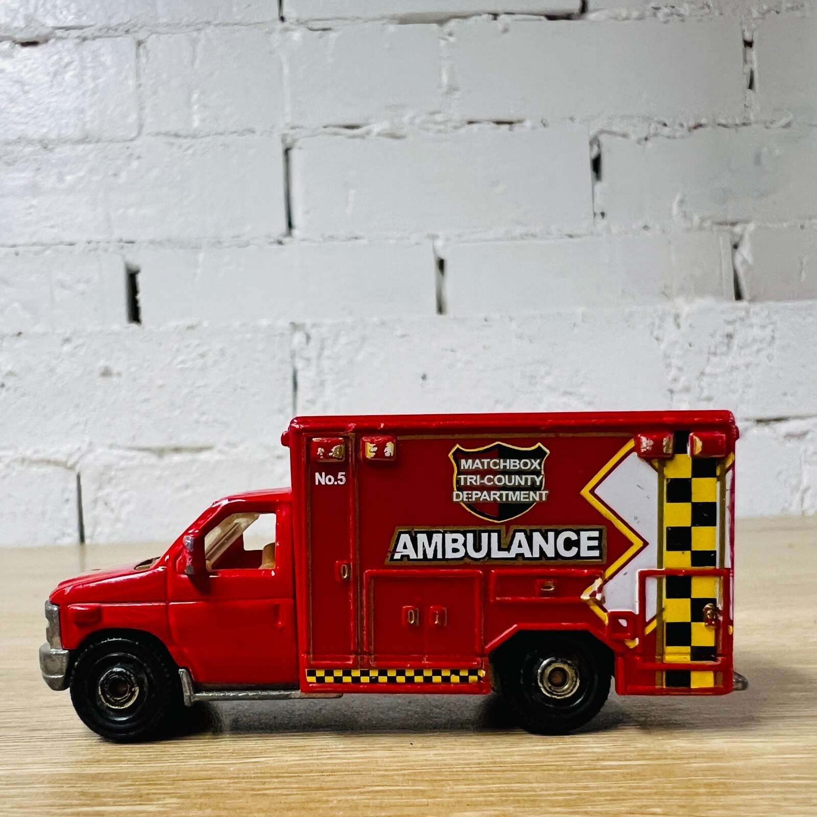 Ford E350 Ambulance 2009 Red 2014 Heroic Rescue MB771