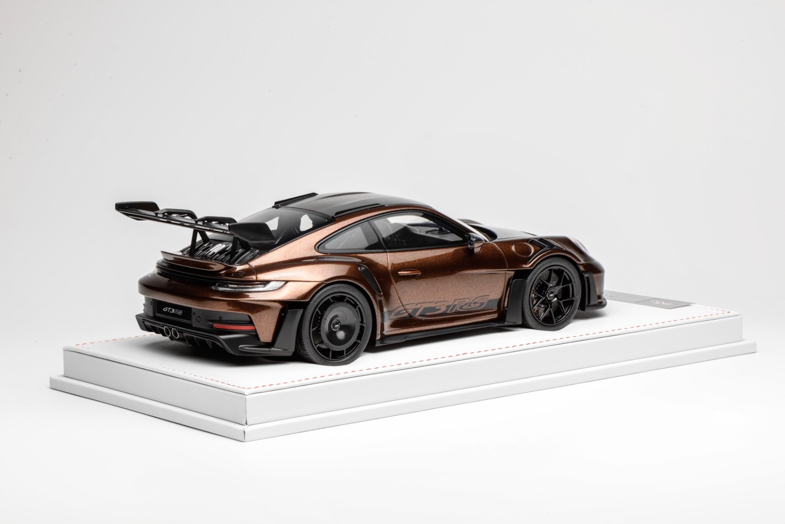 1/18 Ivy Porsche 911 GT3 RS with Luggage Rack Brown / Black Stripe 15 pcs B2