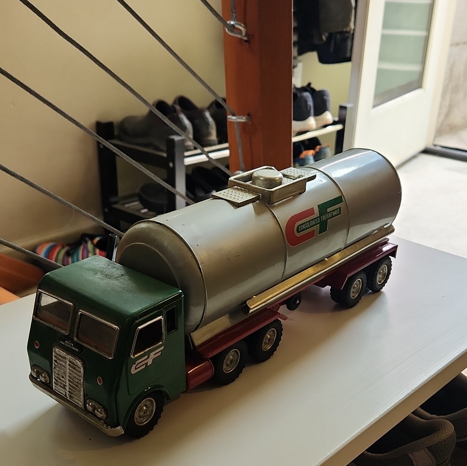 1970’s Diecast Tanker Truck Model Toy Vehicle Green Cab Silver Tank, 14″ Lx4″W