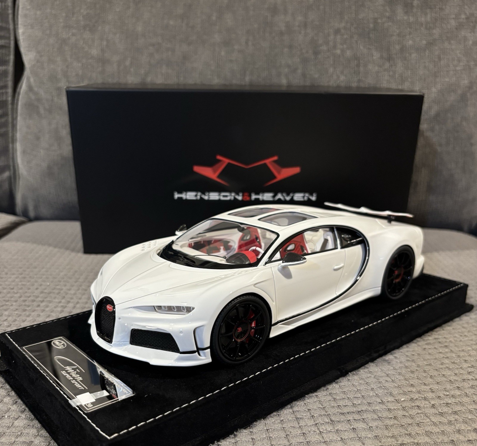 1/18 HH Henson & Heaven Bugatti Chiron Super Sport White/Red Limited 30pcs