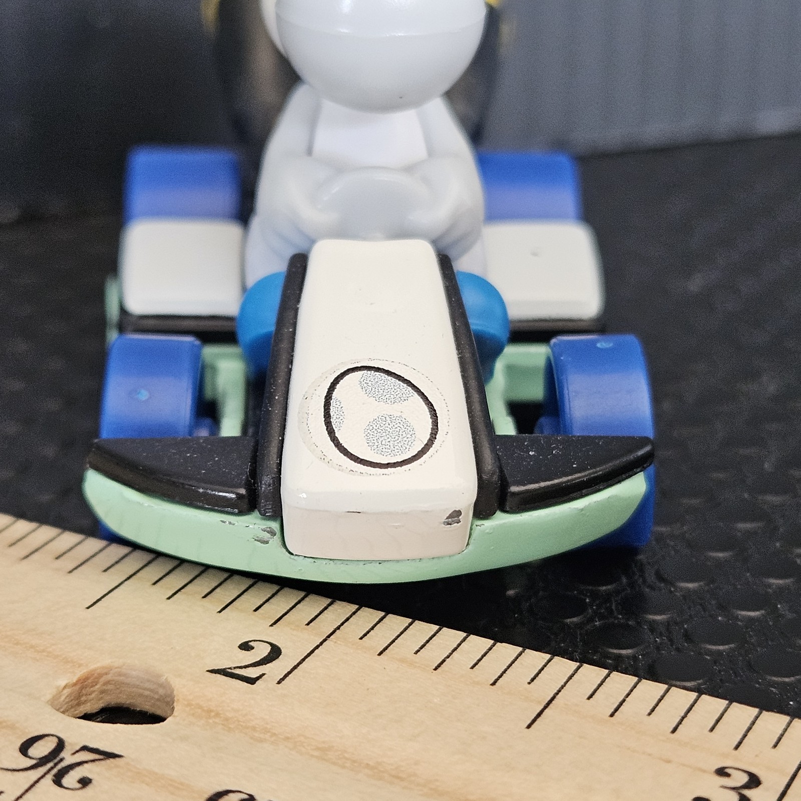 Hot Wheels Mario Kart WHITE GRAY YOSHI Diecast Car NO EGG Surprise Paint Wear