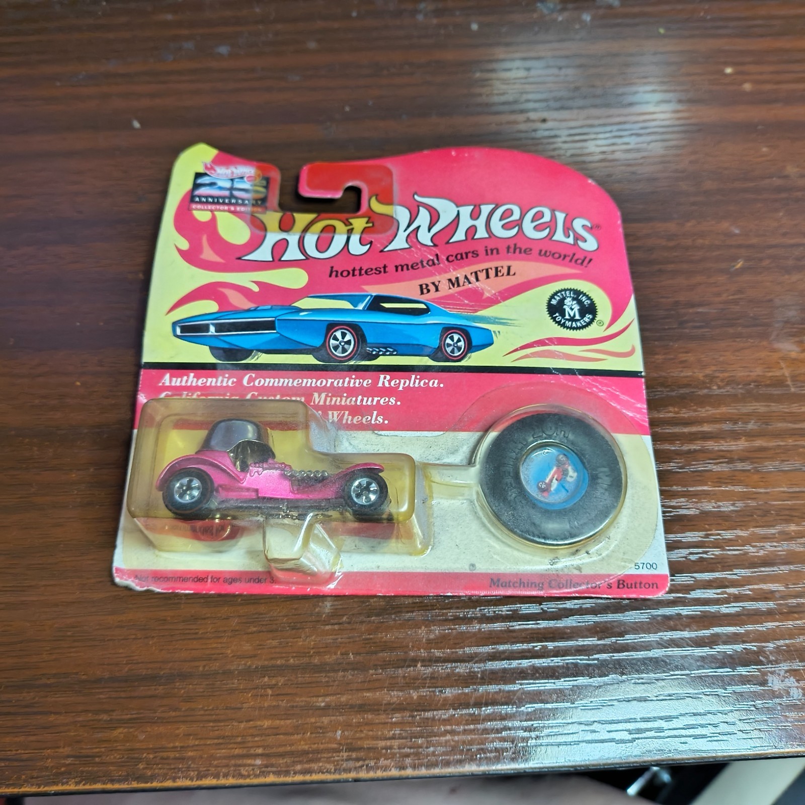 1992 Hot Wheels 25th Anniversary Collectors Edition RED BARON #5743 w/Button RED