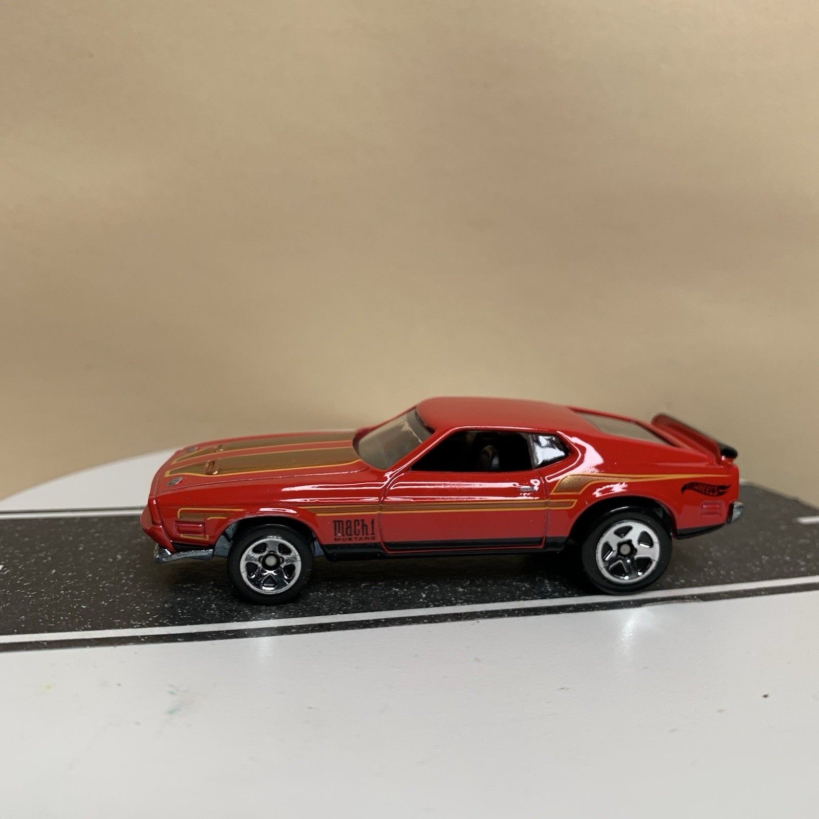 2014 Hot Wheels 50 Years Series #3/8 1971 Ford Mustang Mach 1 Red w/5sp NM