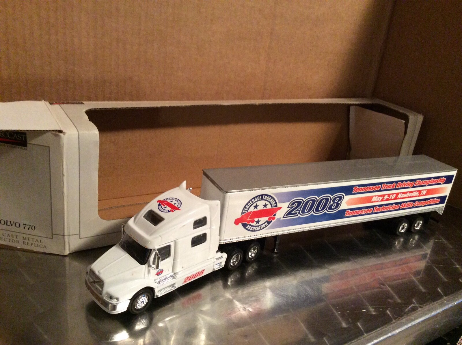 Volvo 770 vision semi tractor Tennessee truck driving championship 1:64 specast