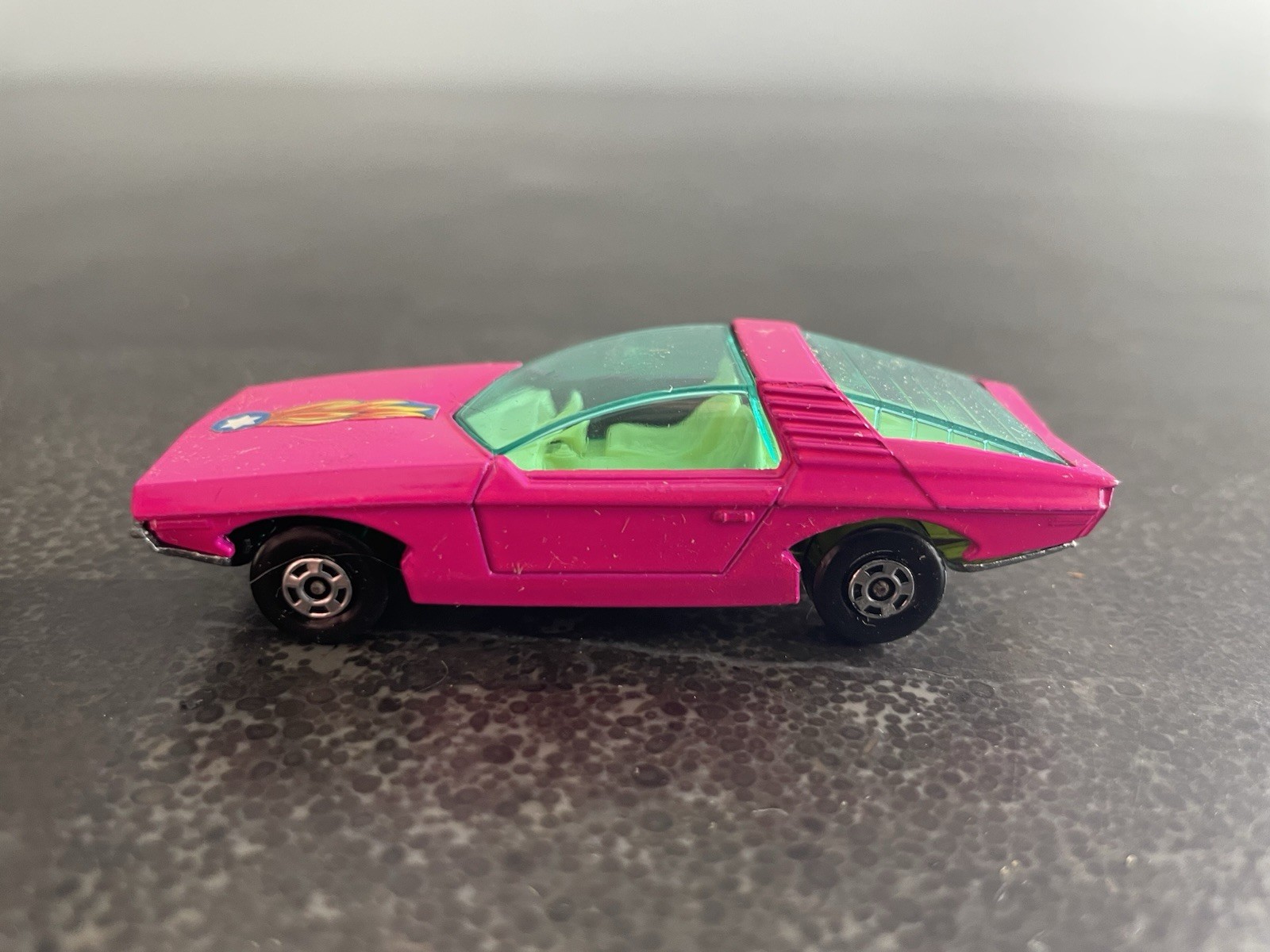 MIB Matchbox Superfast #40 Pink Vauxhall Guildsman 1 in Box Lesney 1971