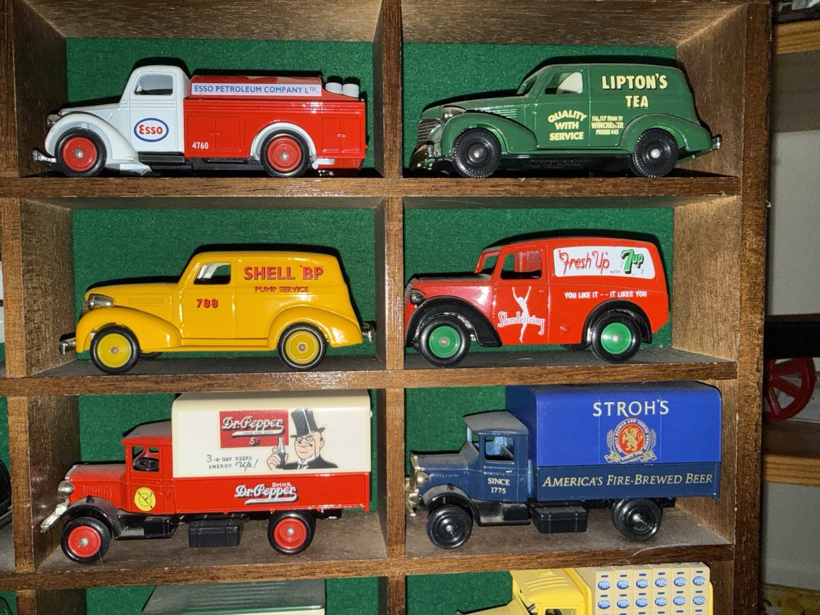 Lot of 15 Lledo Days Gone Diecast Trucks + Display Case – Advertising Vans
