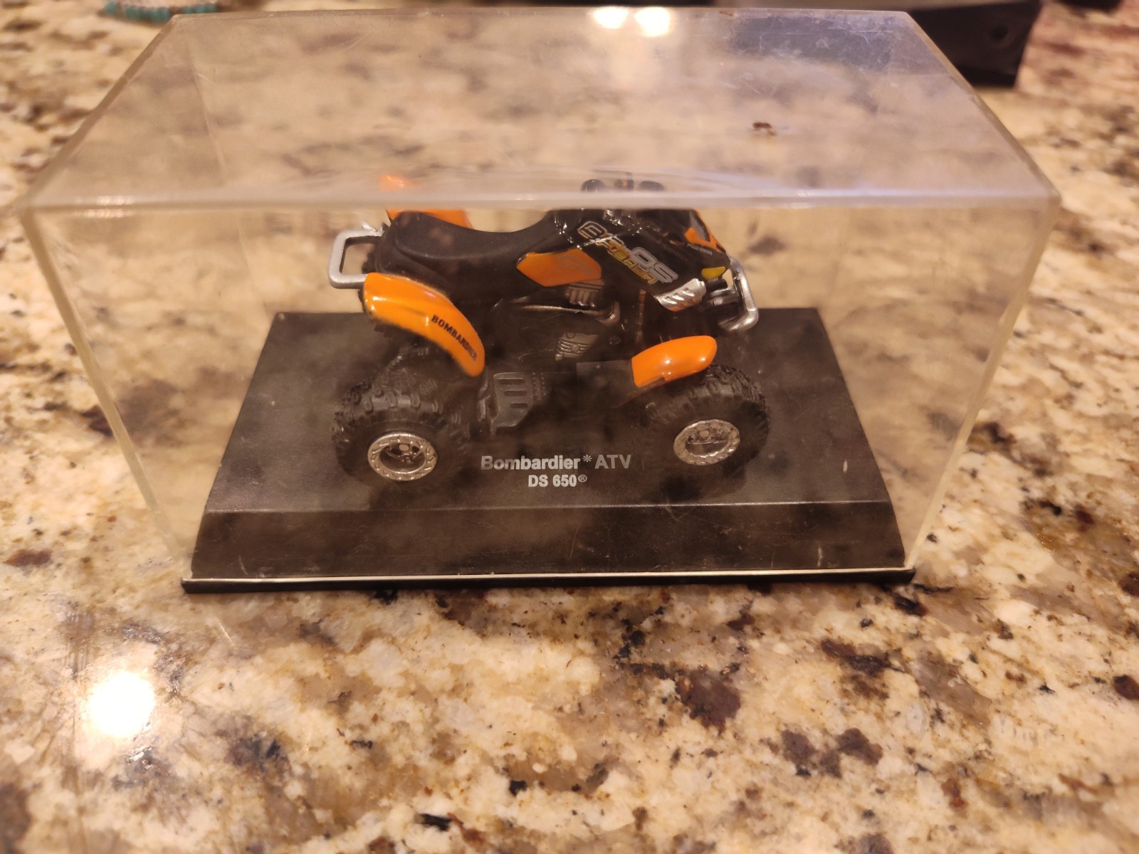1/32 Diecast Cars And Quads in Clear Display Cases