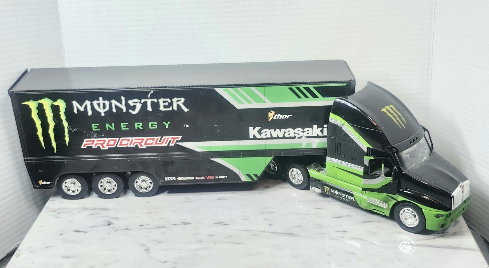 Thor Kawasaki Monster Energy Diecast 1:32 Tractor Trailer