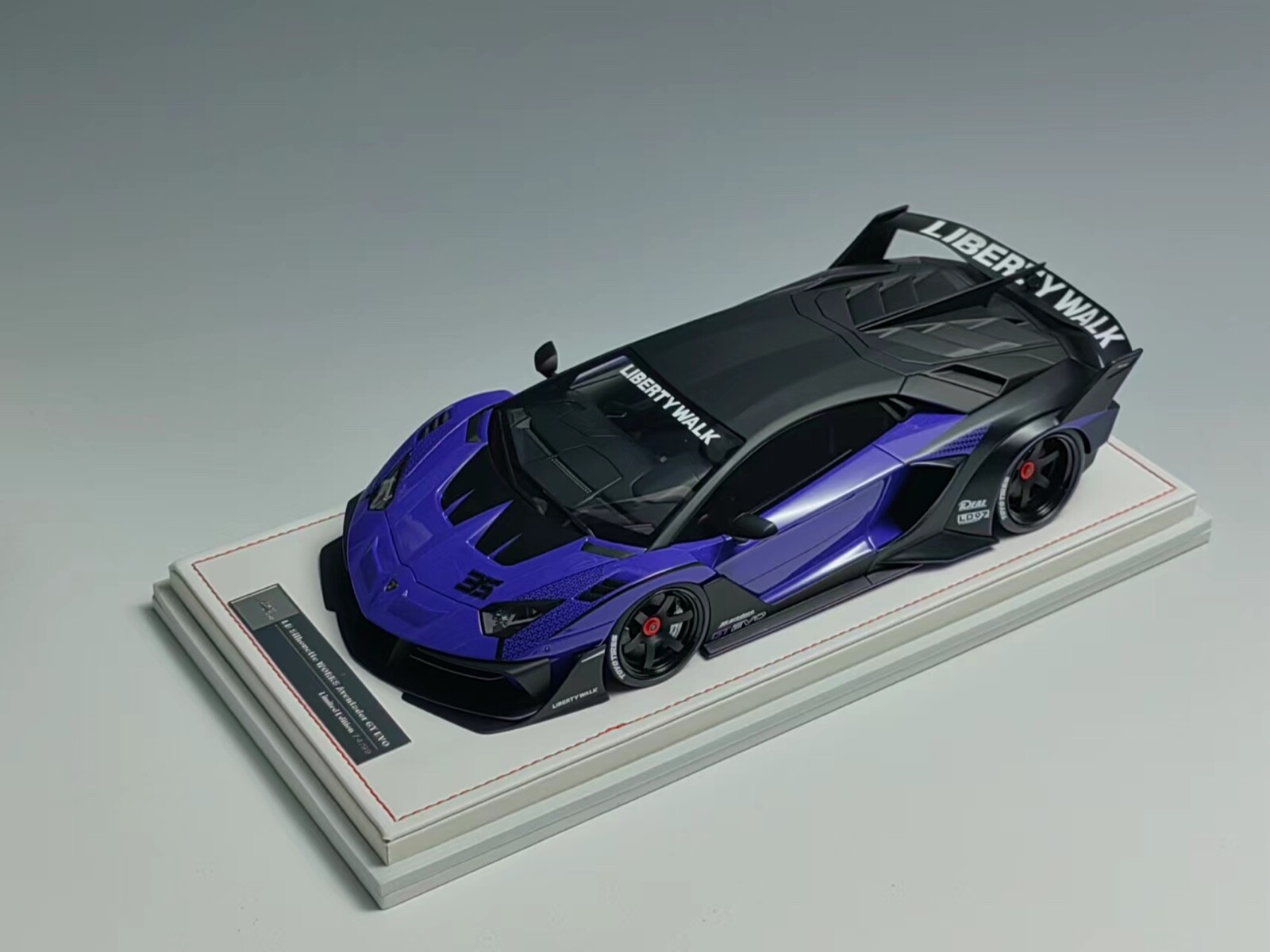 1/18 Ivy Models Lamborghini Aventador GT EVO Liberty walk Gloss Purple Leather
