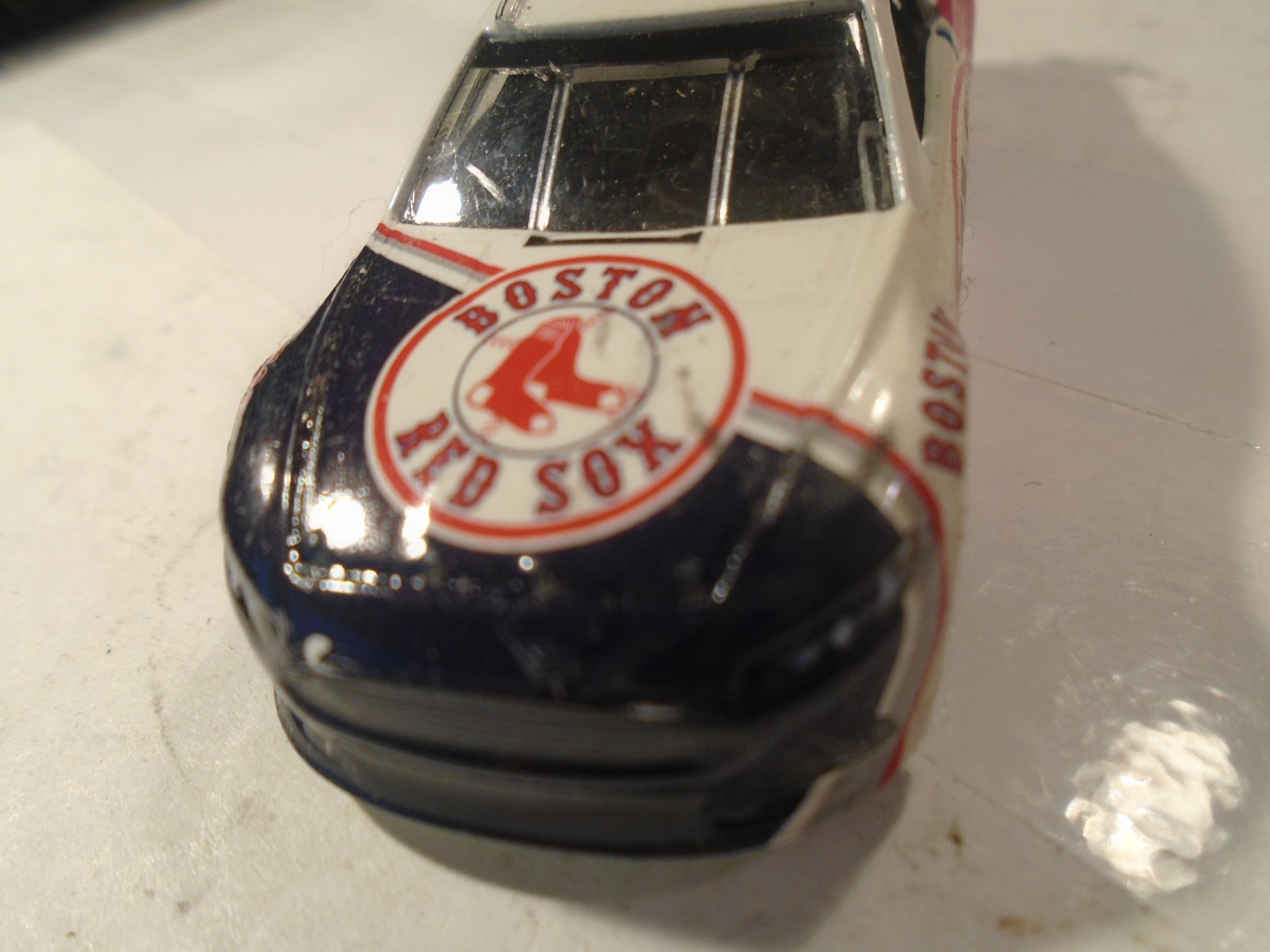 LIONEL/MLBP RACING 1/64 SCALE DIECAST BOSTON RED SOX CAR, EXCELLENT 1-185-1