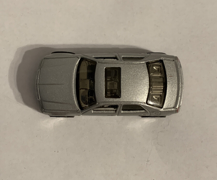 Hot Wheels DCC 2005 Chrysler 300C Hemi Diecast Car 1/64 Loose Rolls Nice