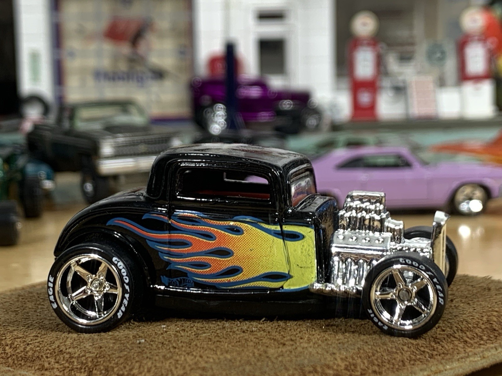 Vintage 1997 Hot Wheels ’32 Ford Black Flamed Hot Rod Custom Wheel Swap