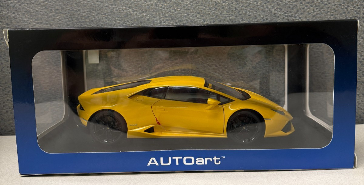 1/18 Autoart Lamborghini Huracan LP610-4 (Yellow) Diecast Car Model