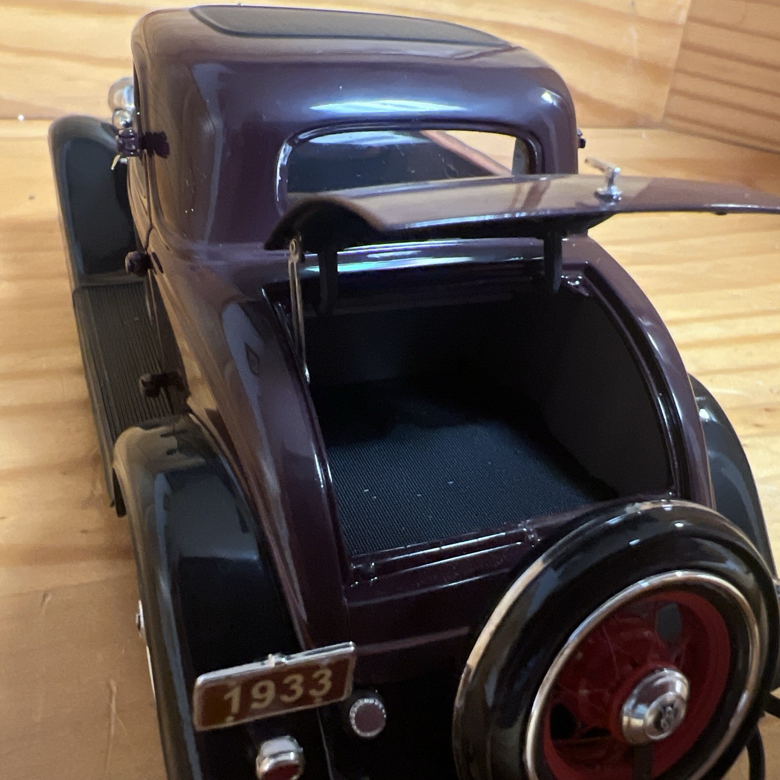 1933 Ford Deluxe Coupe Model 40 Coach Maroon Danbury Mint Diecast Replica