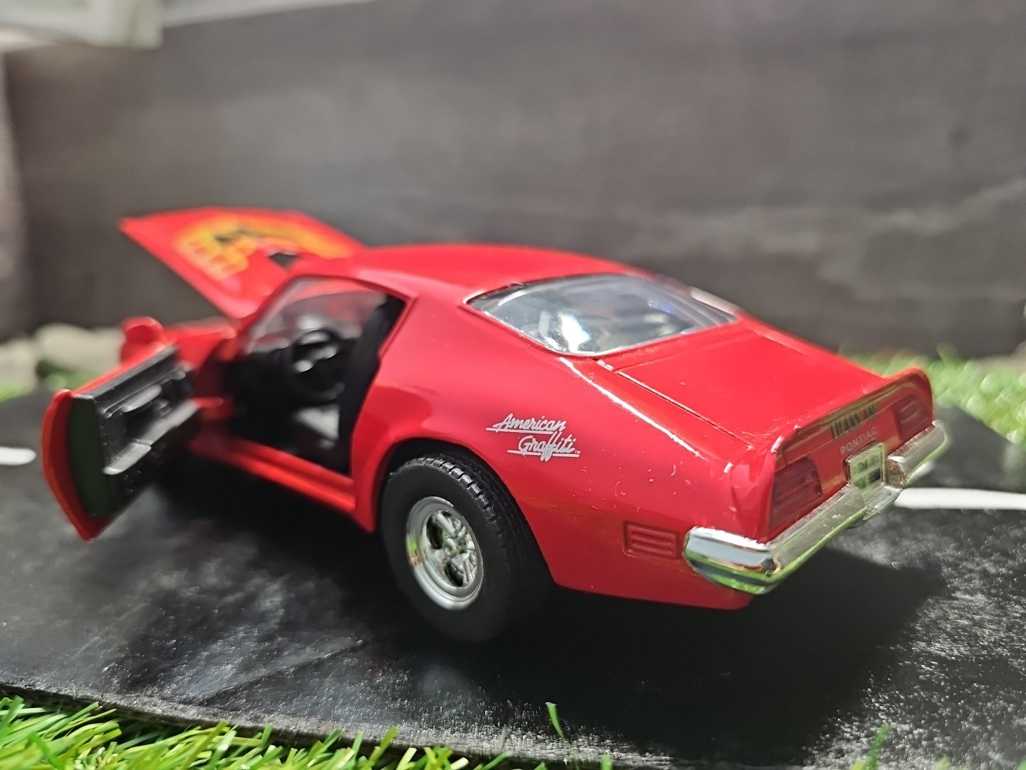 Motor Max American Graffiti 1973 Pontiac Firebird Trans Am 1:24 Scale Diecast