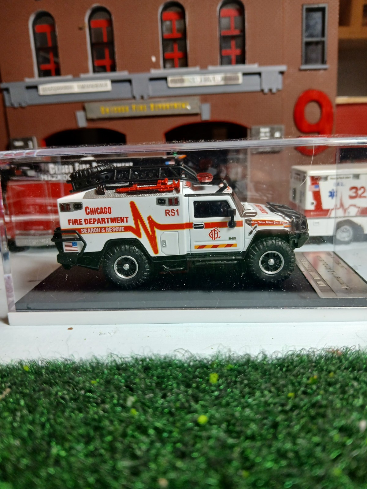 Code 3 1:64 MK Chicago Fire Dept. Hummer H2 Ambulance Kitbash Diecast. Rare