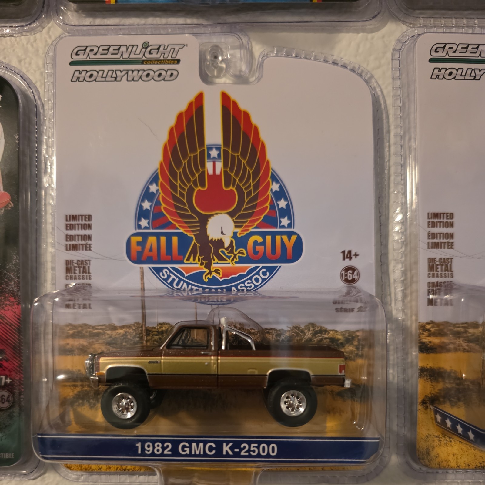 GREENLIGHT 44860F 1:64 1982 GMC K-2500 PICKUP TRUCK BROWN THE FALL GUY