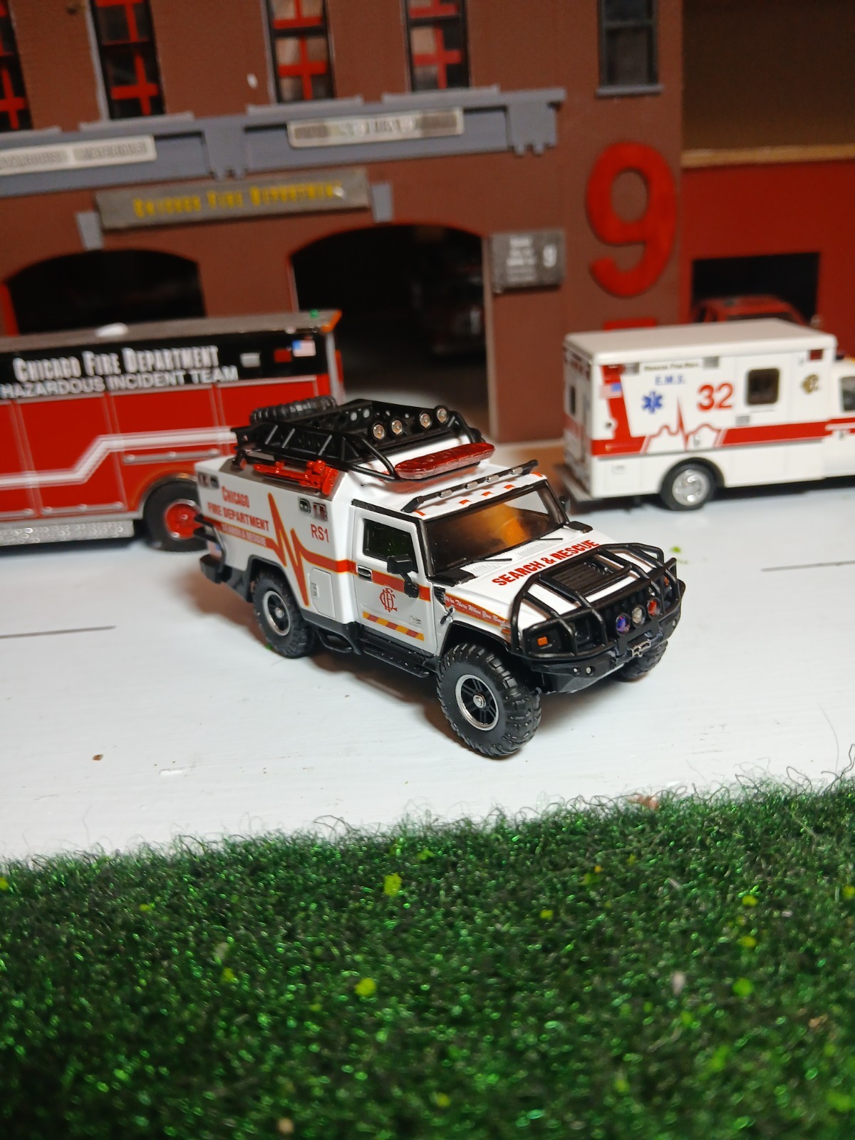 Code 3 1:64 MK Chicago Fire Dept. Hummer H2 Ambulance Kitbash Diecast. Rare