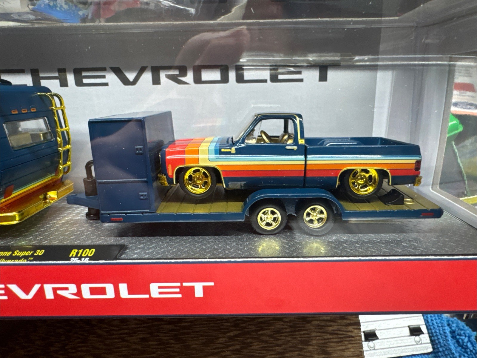 M2 Auto Haulers 100 CHASE 1975 Chevrolet Cheyenne Super 30 & 1978 C10 Silverado