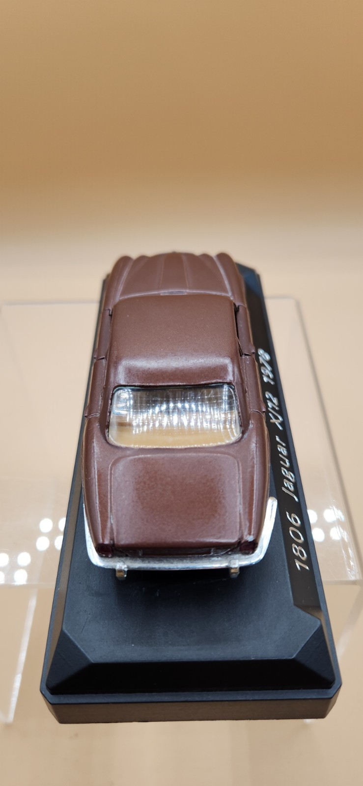 Jaguar XJ 12 Solido (France) 1/43 with stand and case