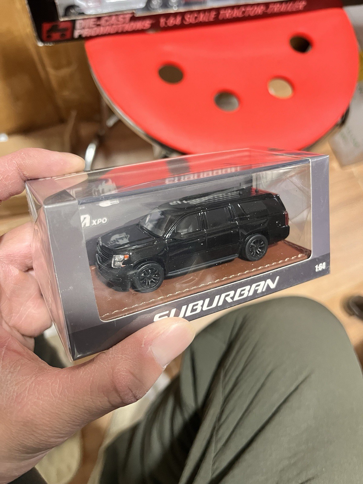 1:64 Scale GOC Chevrolet Suburban Unmarked Unit Black Diecast Model Car