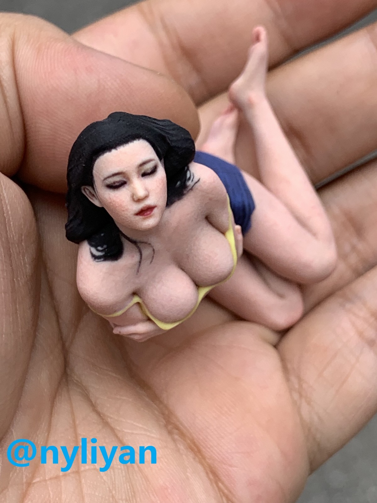 1/12 1/16 1/18 Miniature Sexy Thinking Beauty Girl Scene Props Figure For Cars