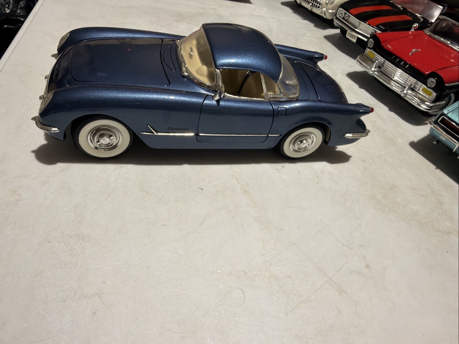 1954 Chevrolet Corvette Convertible Mira Golden Line 1:18 Diecast Car Model Navy