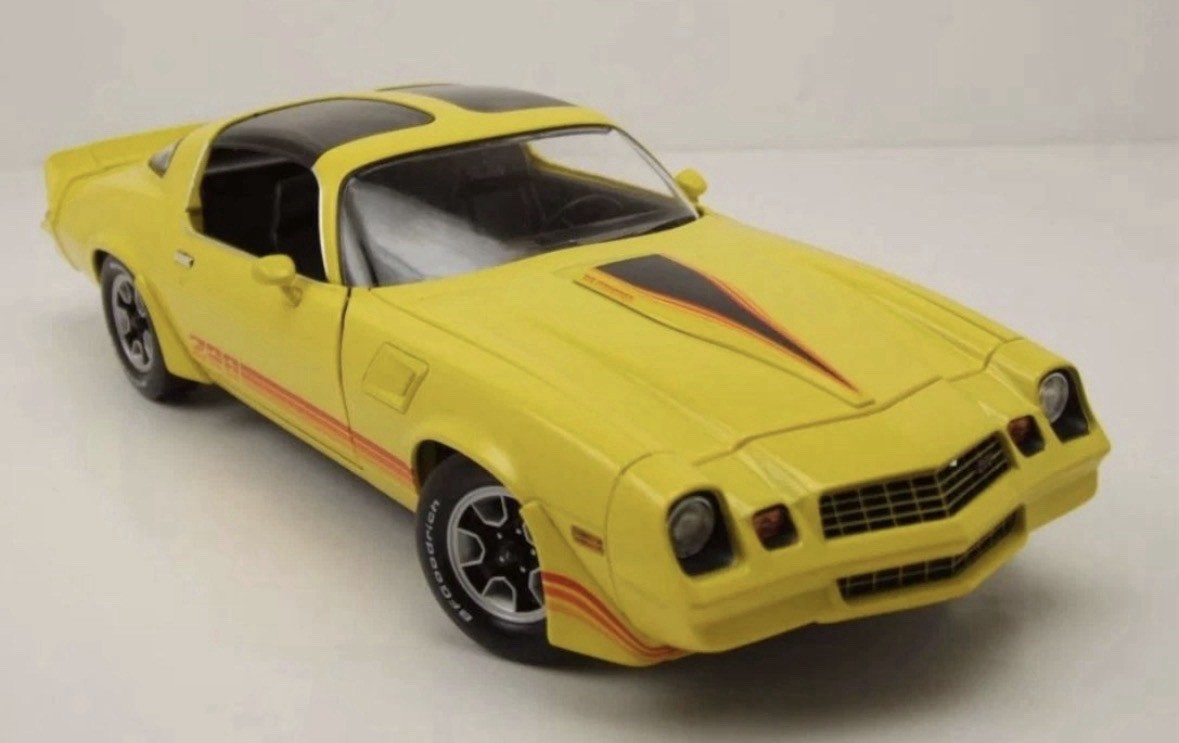 1980 Chevrolet Camaro Z/28 Bright Yellow Greenlight Diecast 1/18 Us Seller !