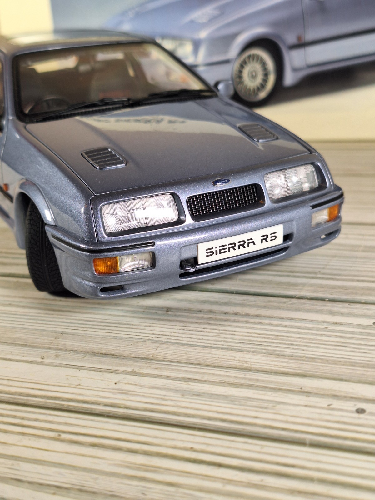 Autoart Millennium Ford Sierra Rs 500 Cosworth Rs500 1/18 Scale Diecast Model