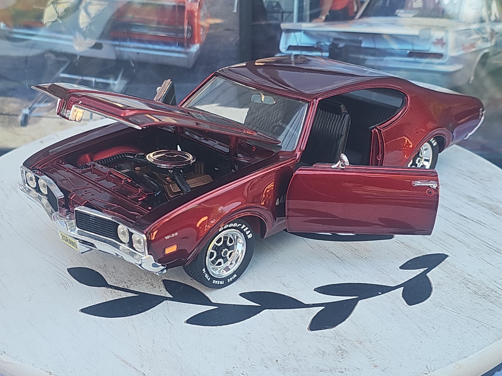 ERTL American Muscle 2 GRAND Series Diecast 1969 Olds 442 W-30 Red W/ Black 1/18