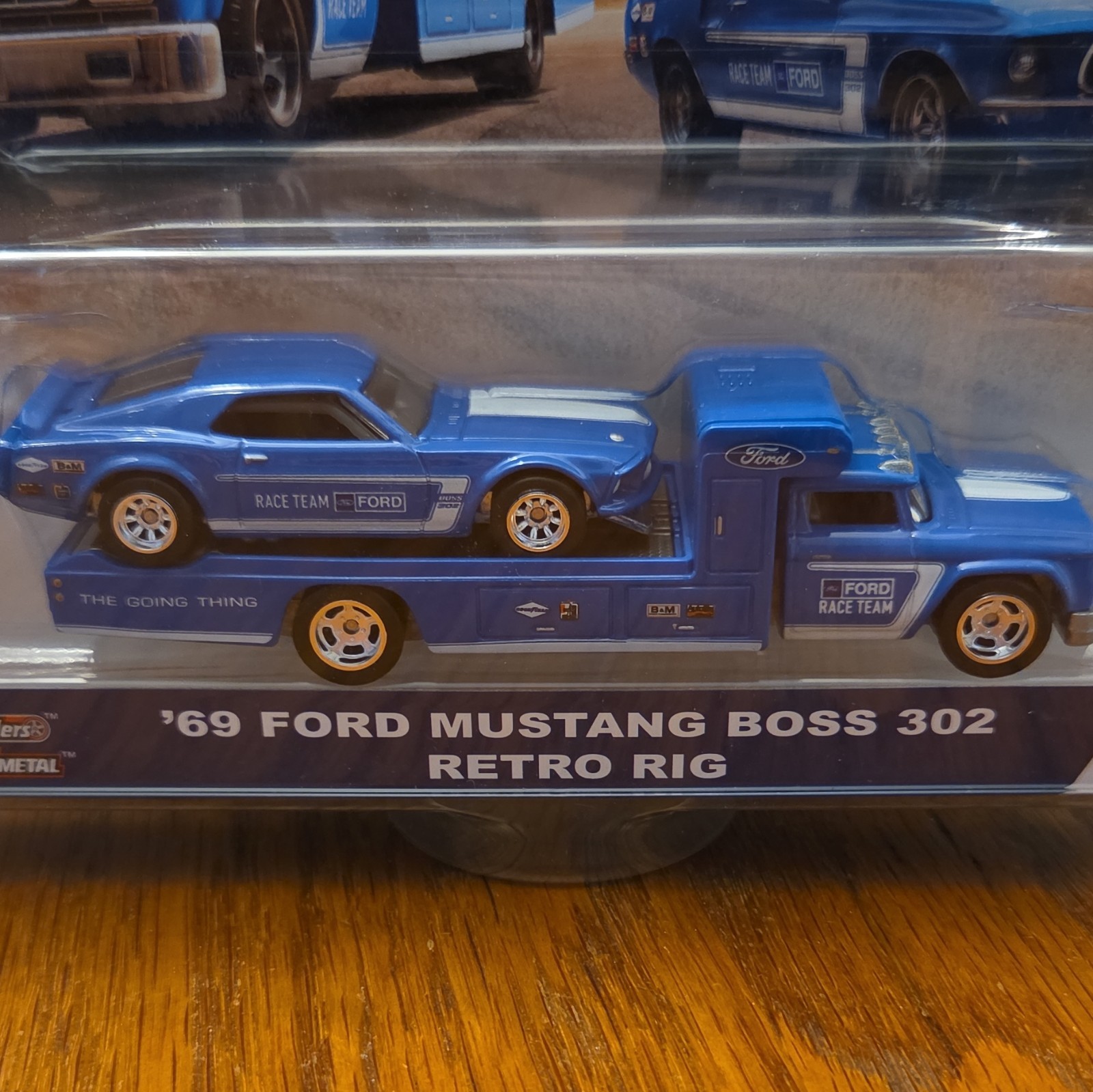 Hot Wheels Car Culture Team Transport ’69 Mustang Boss 302 Retro Rig 1:64