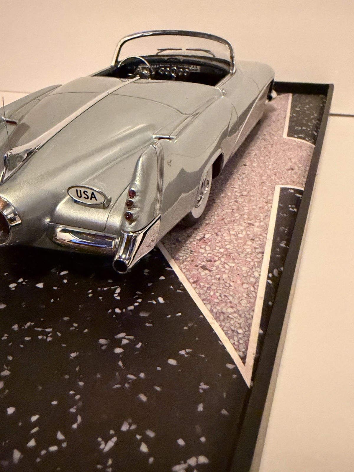 1/18 1951 Buick Le Sabre Concept Car 213 / 999 pcs. Minichamps New