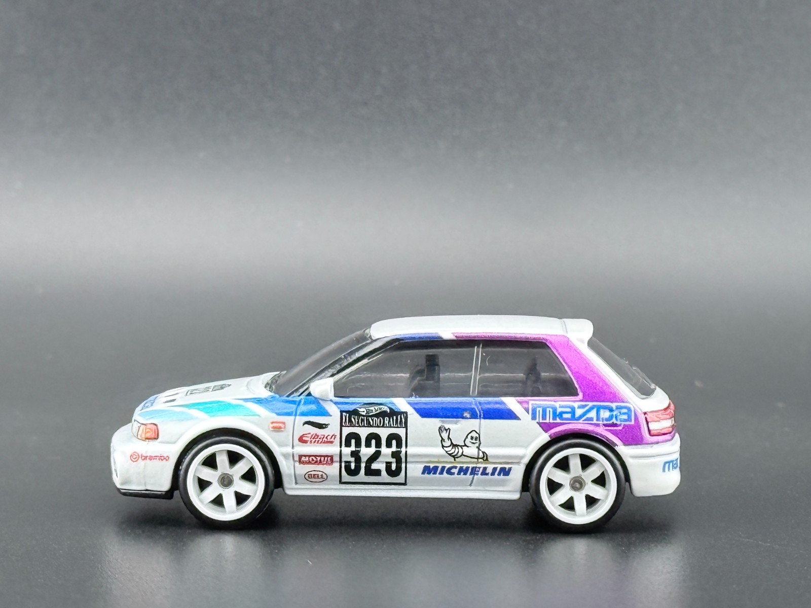 Hot Wheels Mazda 323 GTR Modern Classics FPY86-961S 1/64