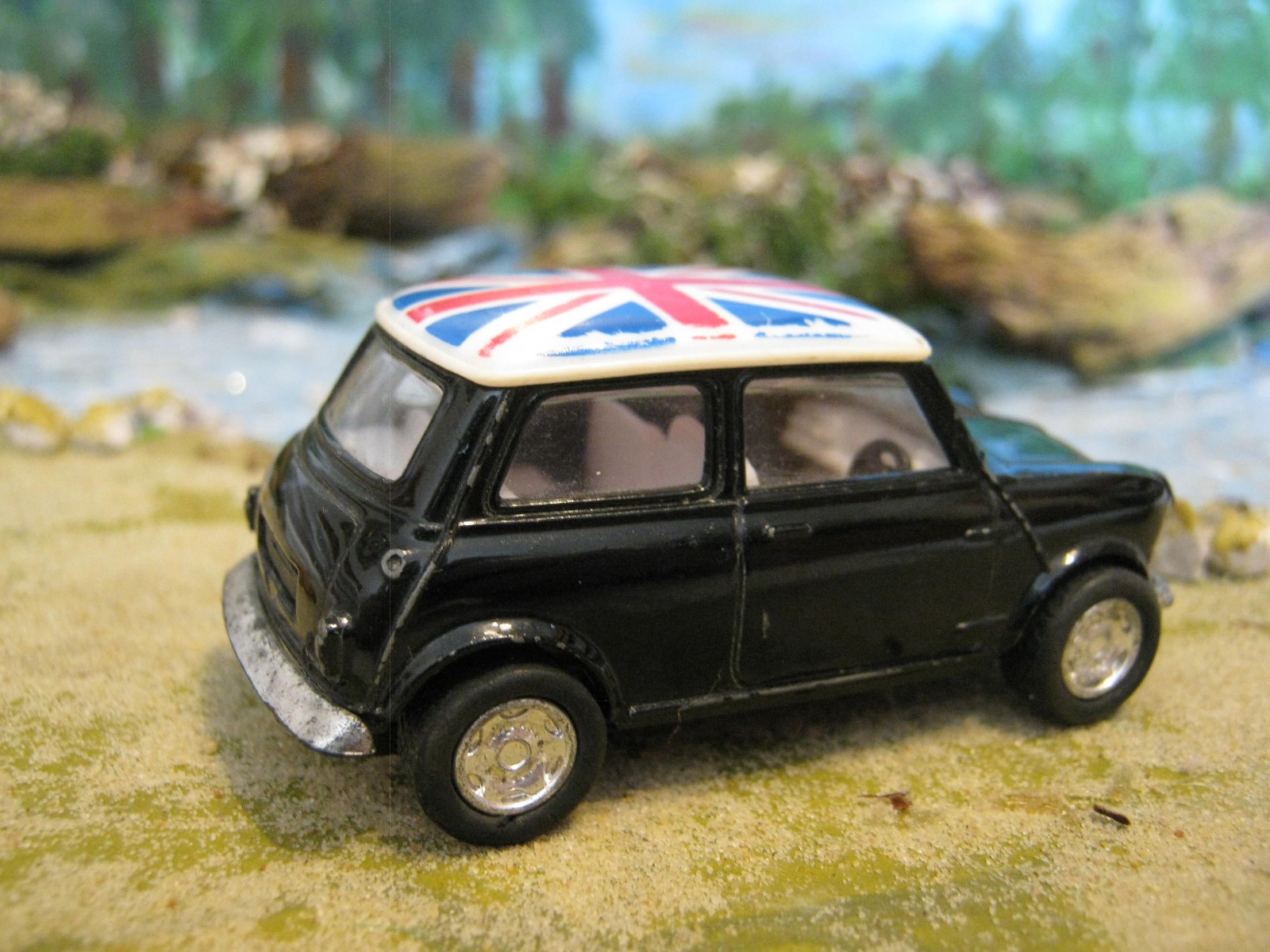 Kintoy 1:64 scale diecast Austin Mini Cooper in black