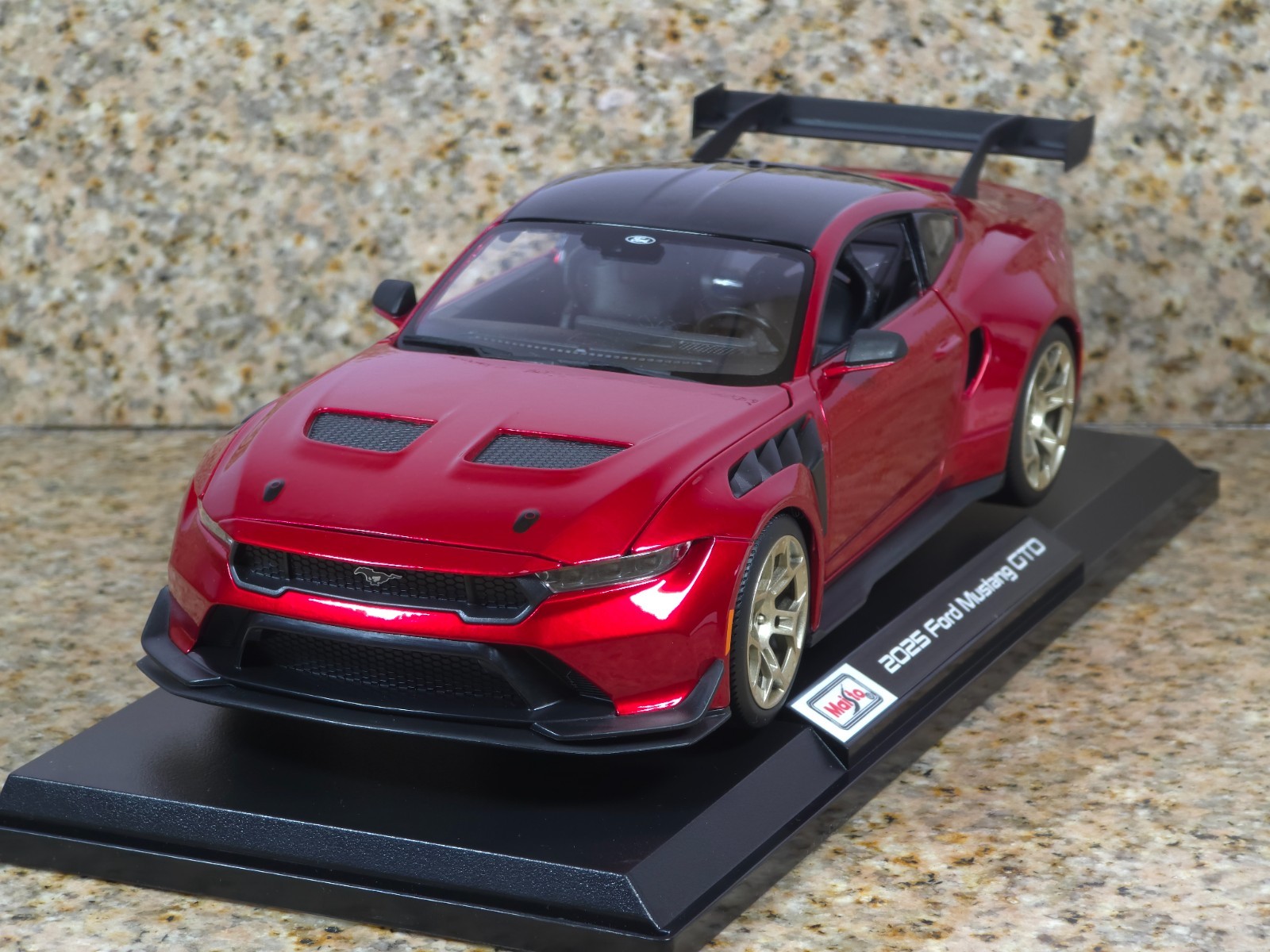 2025 Ford Mustang GTD 1:18 Maisto Exclusive Style Special Edition – RED