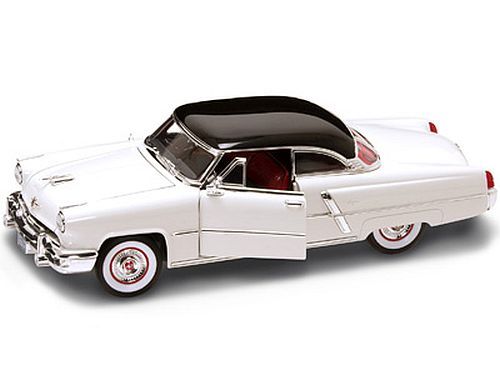 1952 Lincoln Capri WHITE 1:18 Road Legends YatMing 92808