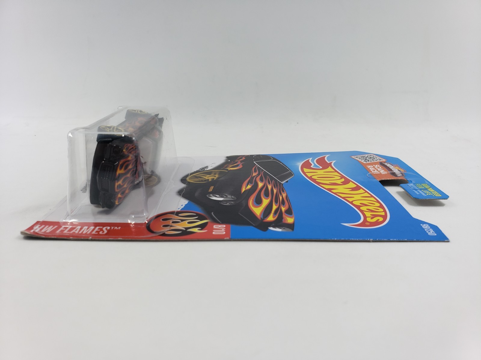Hot Wheels 2016 8/10 ’70 Camaro HW Flames 98/250