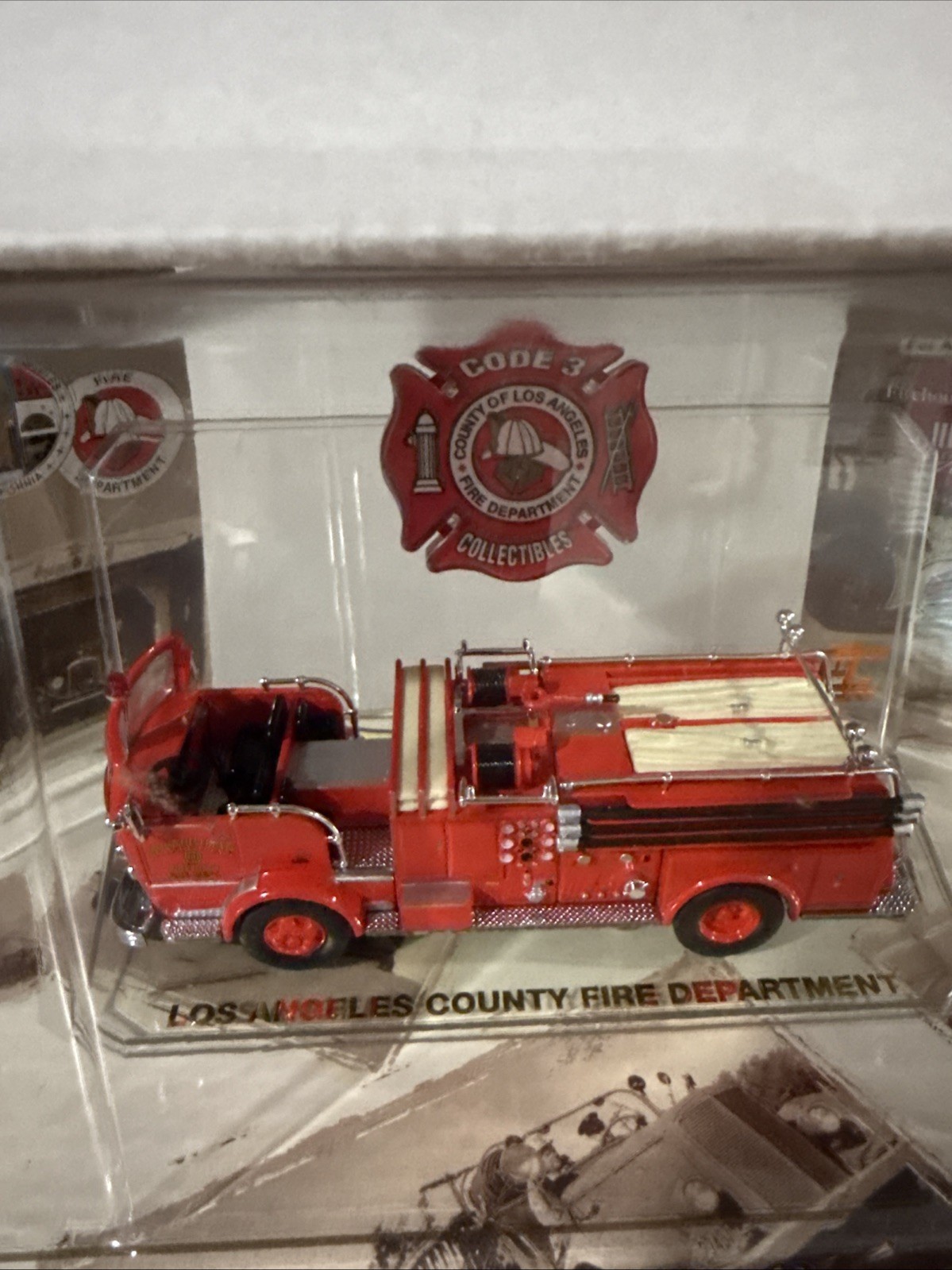 CODE 3 Firecoach Crown Los Angeles Fire Dept Truck, #12950 NEW