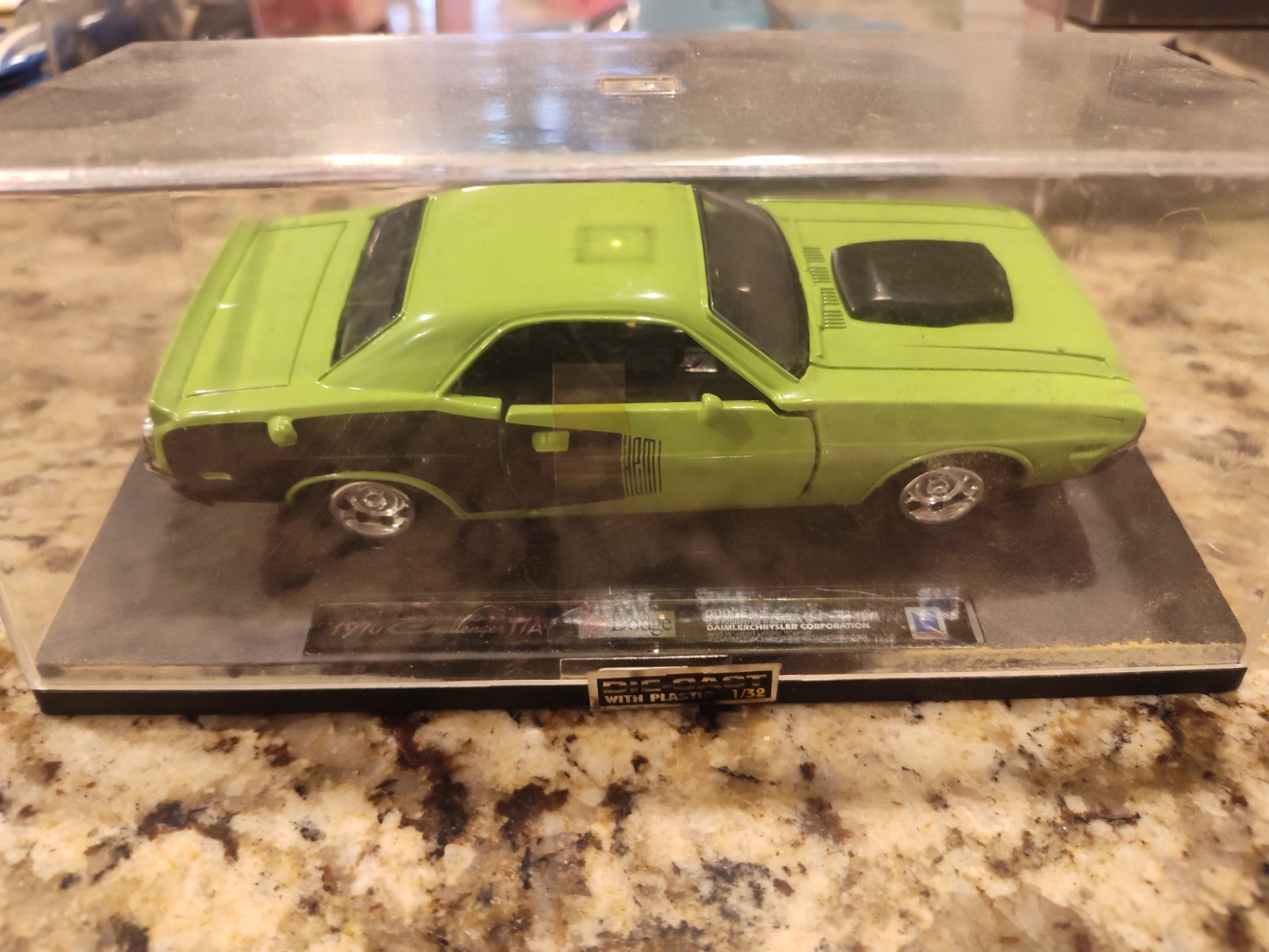 1/32 Diecast Cars And Quads in Clear Display Cases